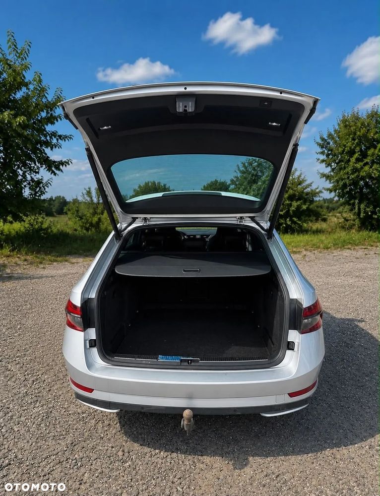Skoda Superb 2.0 TDI SCR Sportline DSG - 6