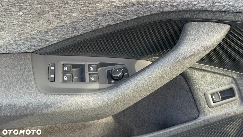 Skoda Superb 2.0 TDI SCR Drive DSG - 12