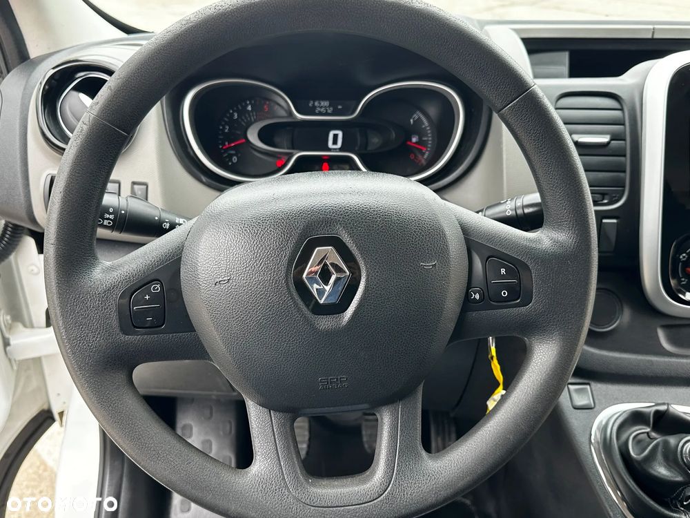 Renault Trafic - 25