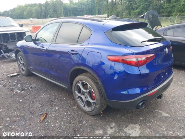 Alfa Romeo Stelvio - 9