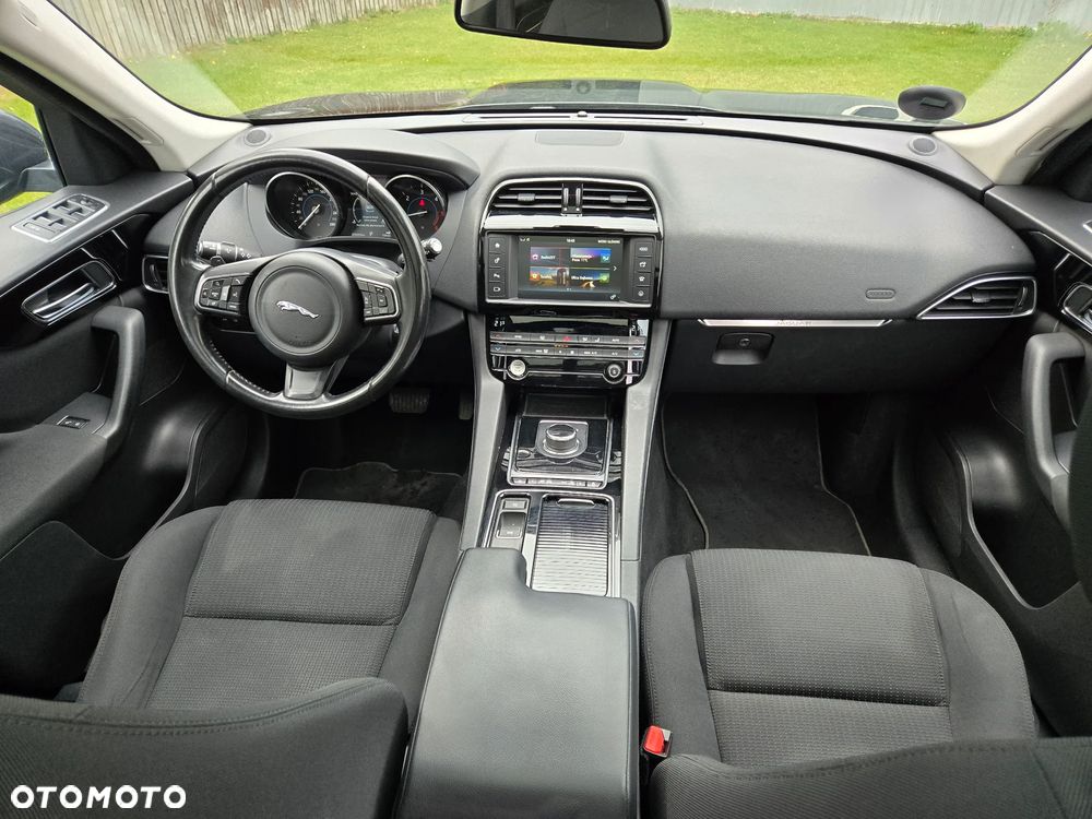 Jaguar F-Pace 20d AWD Prestige - 11