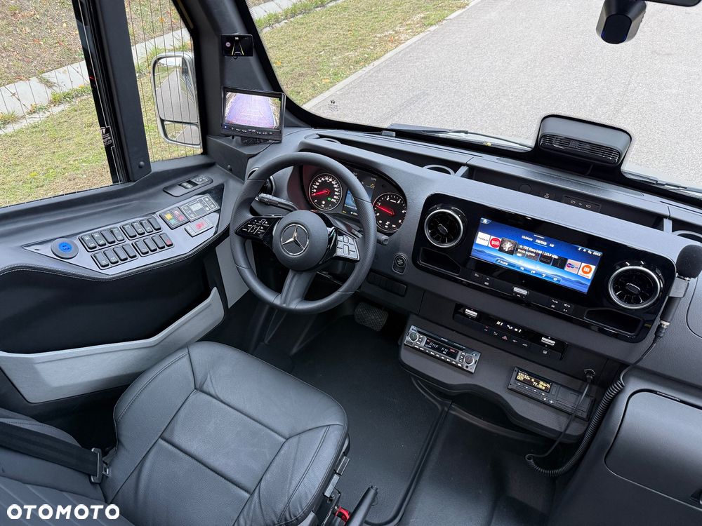 Mercedes-Benz Sprinter 519 - 22