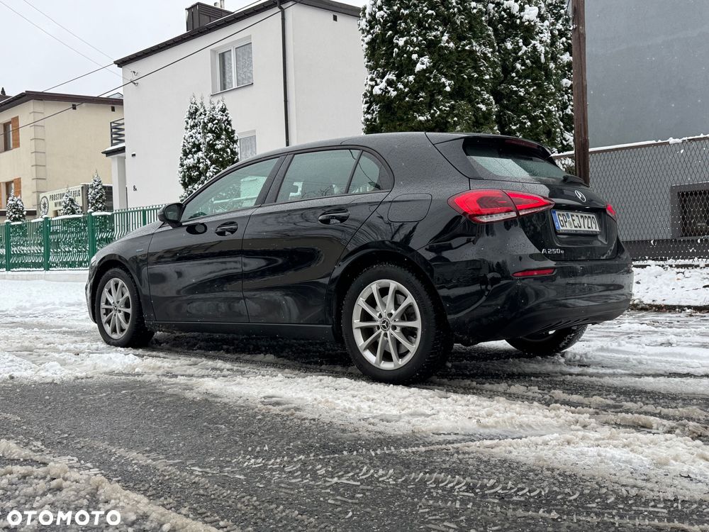 Mercedes-Benz Klasa A 250 E Style 8G-DCT - 3