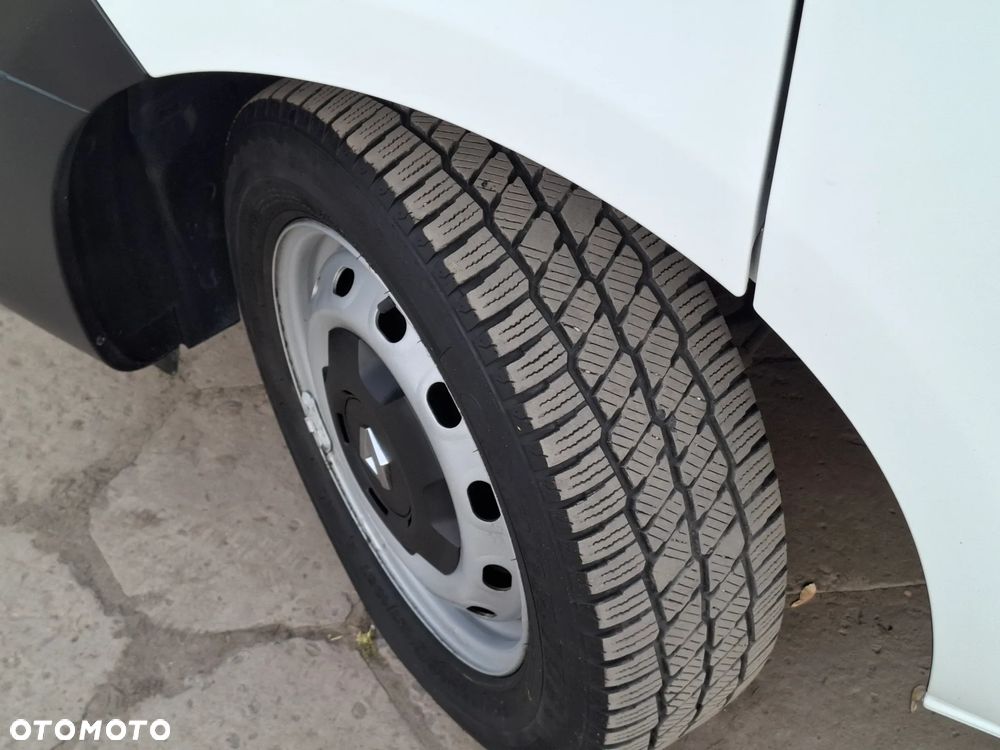 Renault Trafic 2017 LONG 1.6DCI 125KM KLIMA 3OSOBOWY - 31