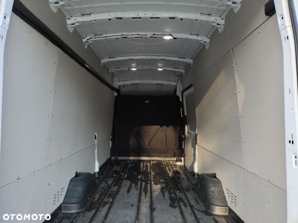 Ford Transit - 12