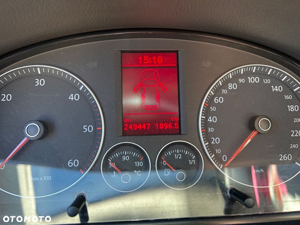 Volkswagen Touran 1.9 TDI Highline - 7