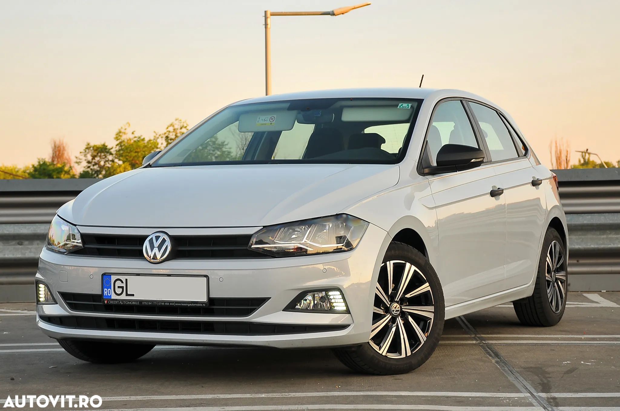 Volkswagen Polo 1.0 Comfortline - 1