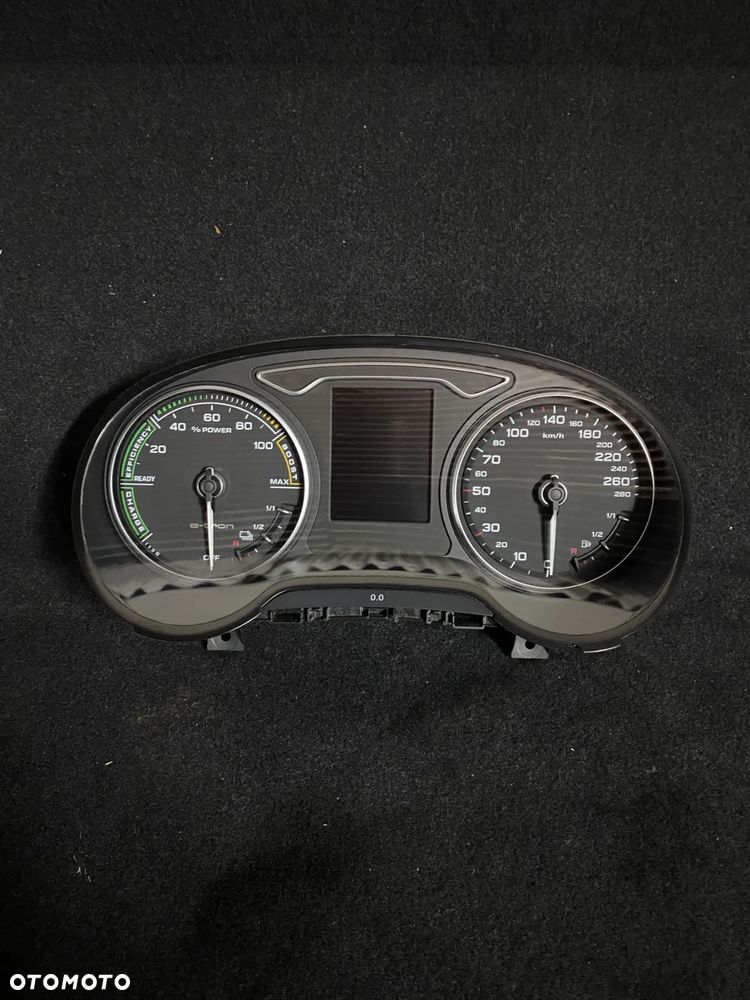 AUDI A3 8V e-tron licznik zegary 8V0920872K - 2