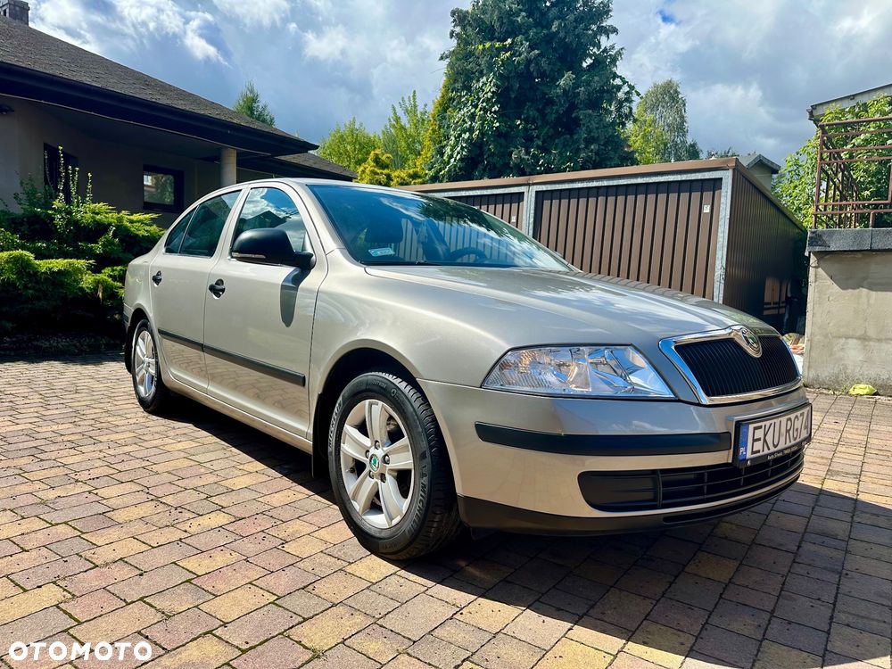 Skoda Octavia 1.6 Family Plus - 8