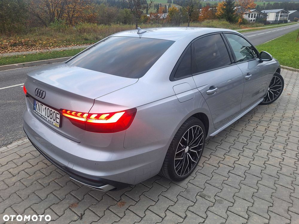 Audi A4 Limousine - 1