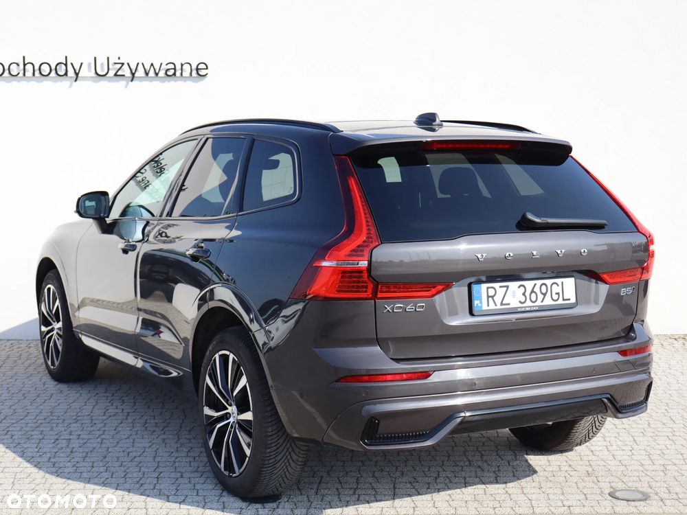 Volvo XC 60 B5 B AWD Ultra Dark - 4
