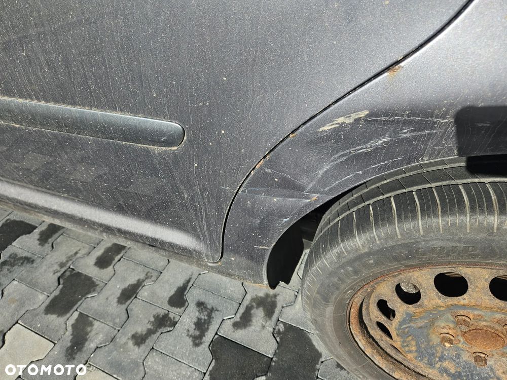 Volkswagen Touran - 11