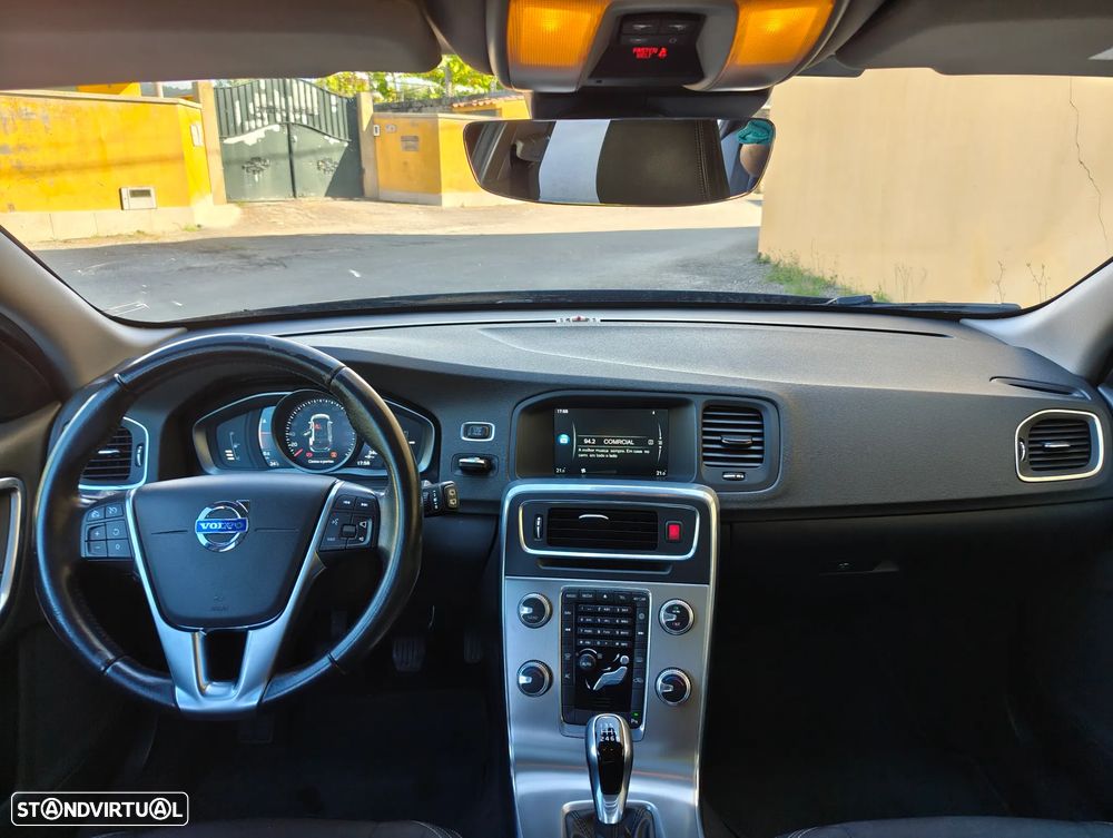 Volvo V60 Cross Country 2.0 D4 Momentum - 9