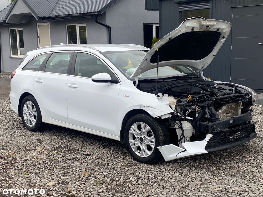 Kia Ceed 1.5 T-GDI M - 10