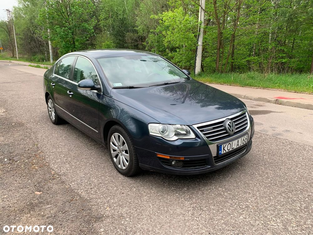 Volkswagen Passat 1.9 TDI DPF BlueMotion - 1