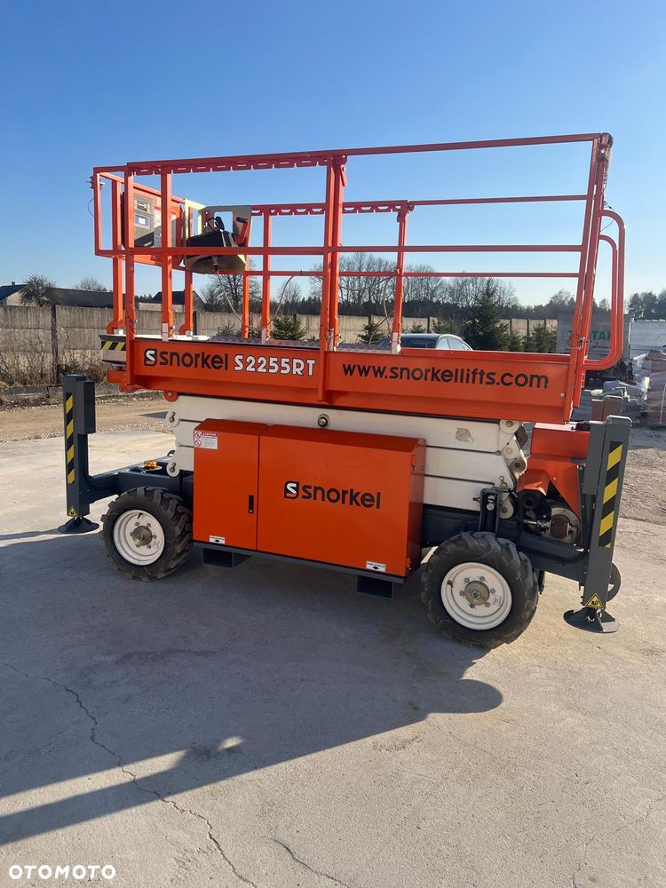 Snorkel S2255RT Podnośnik nożycowy 4x4 Diesel 50 mth 420KG Platforma Genie Skyjack - 1
