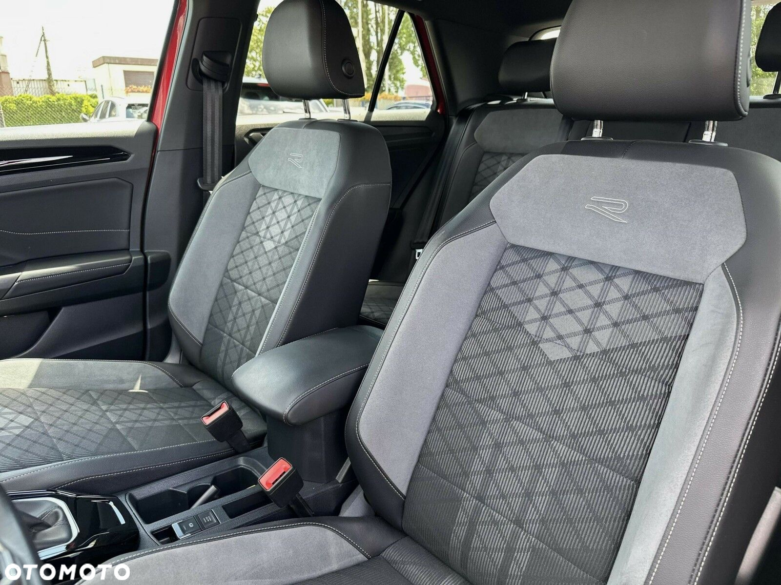 Volkswagen T-Roc - 11