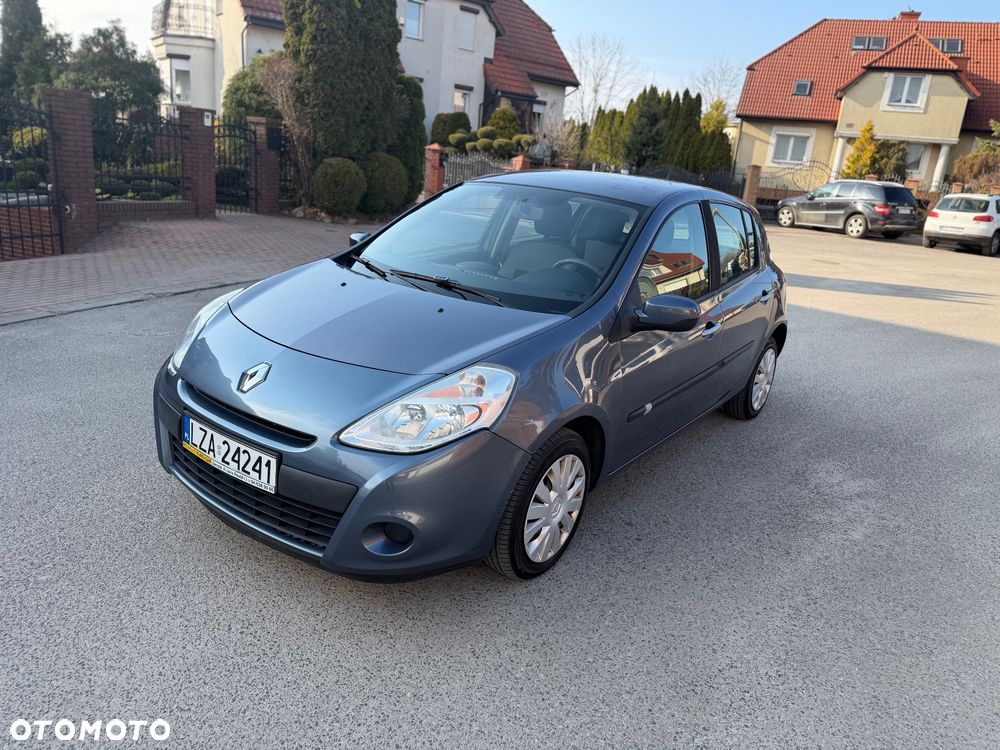Renault Clio 1.2 16V All Inclusive - 1