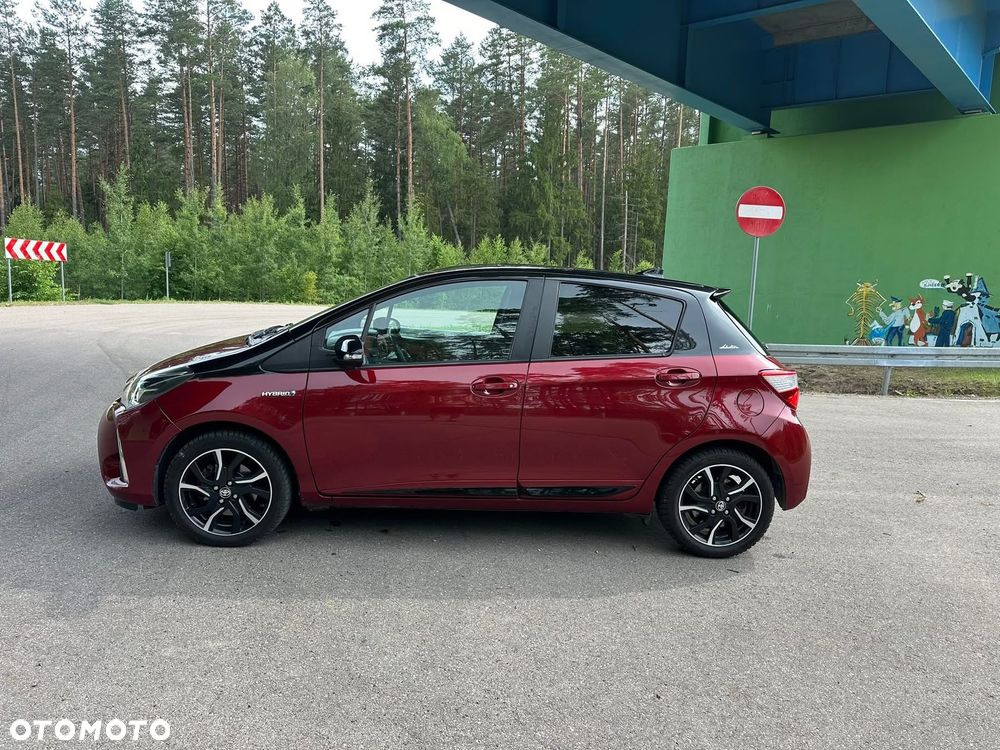 Toyota Yaris Hybrid 100 Selection Platinum - 3