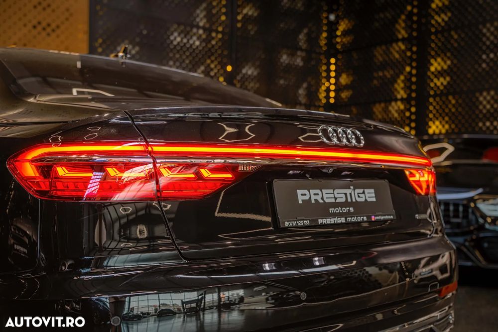 Audi A8 - 40
