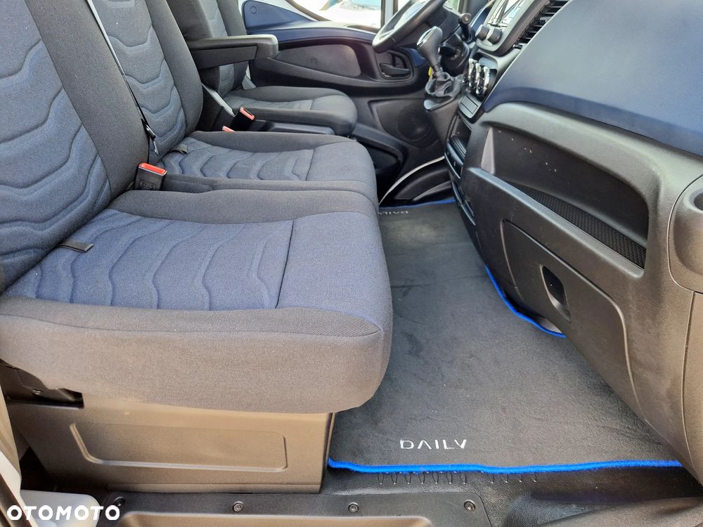 Iveco 35S16 2,3 HPI 160 KONNY KONTENER 4,2M WINDA KLIMA WEBASTO KAMERA 8 BIEGOWY HIMATIC 4,1M ROZSTAW OSI IDEALNY - 21