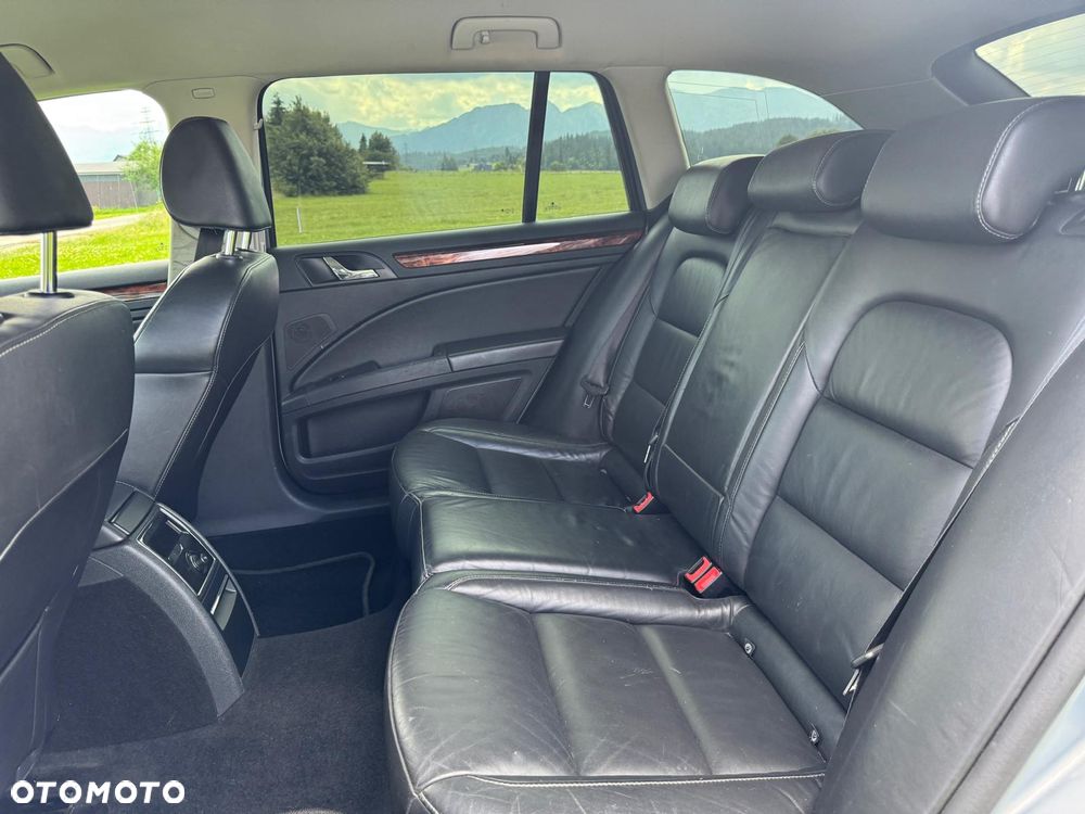 Skoda Superb 2.0 TDI 4x4 Elegance - 33