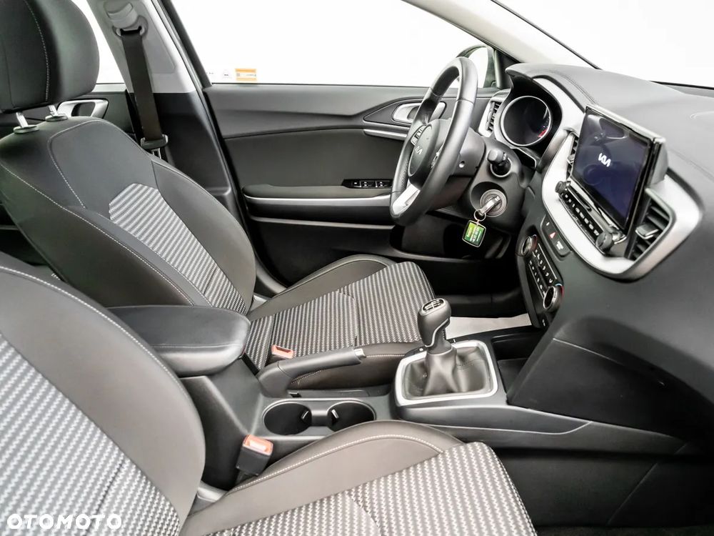 Kia Ceed 1.5 T-GDI M - 21