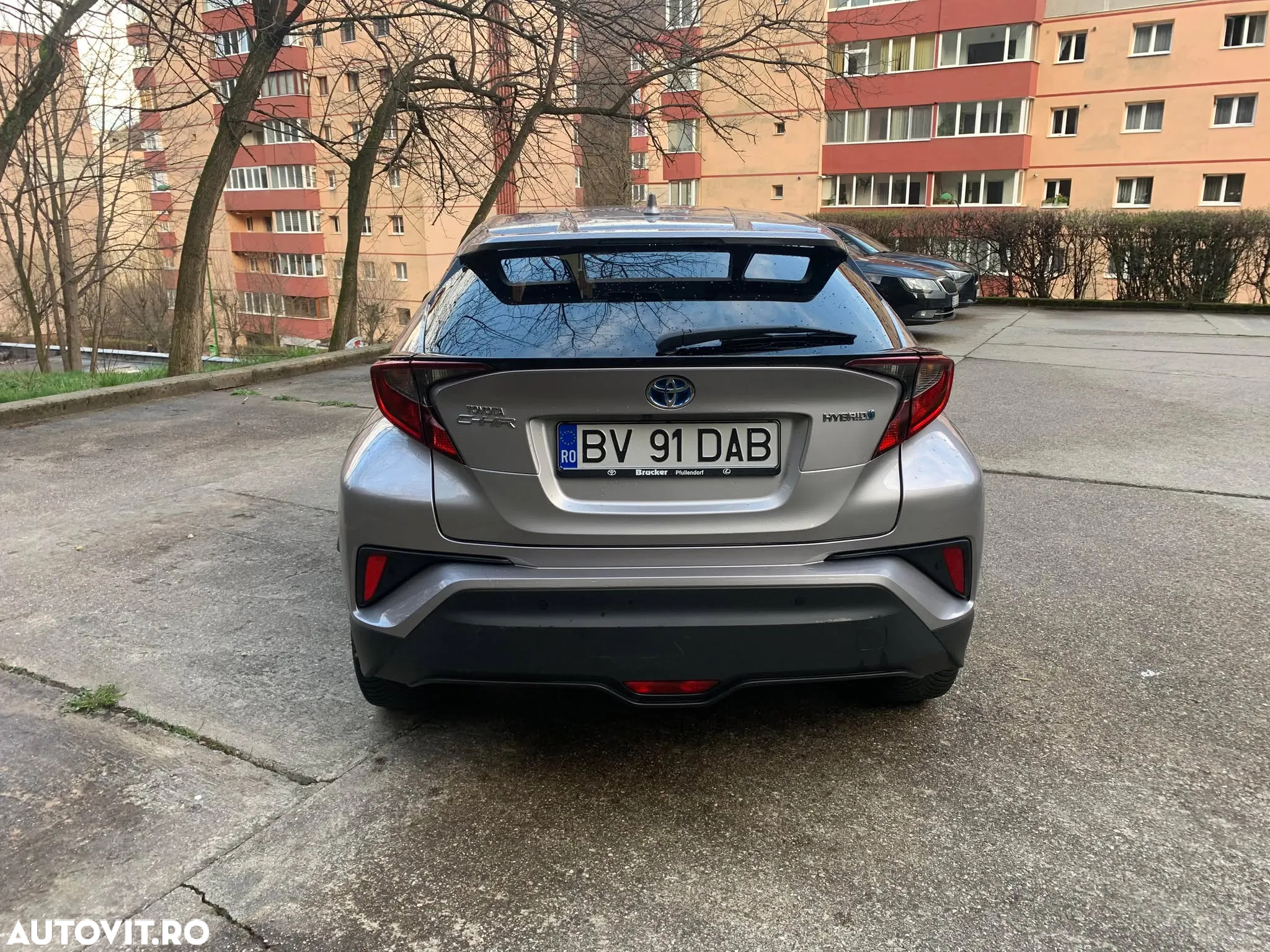 Toyota C-HR 1.8 Hybrid Team Deutschland - 4
