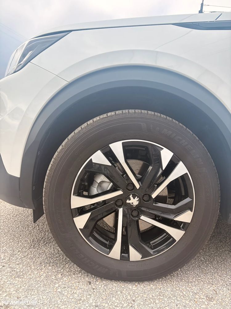 Peugeot e-2008 Allure - 3