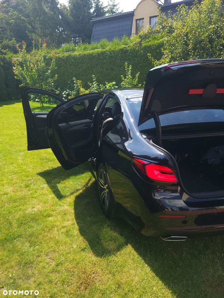 BMW Seria 5 530i xDrive mHEV Luxury Line sport - 10