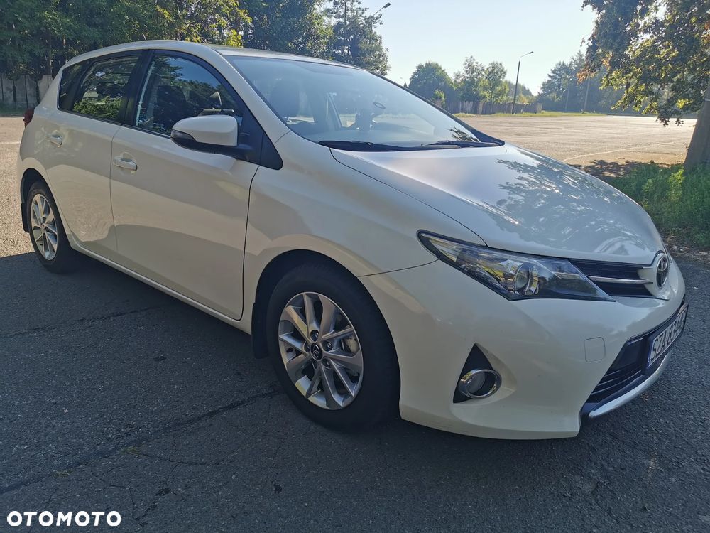 Toyota Auris 1.6 Dynamic - 1