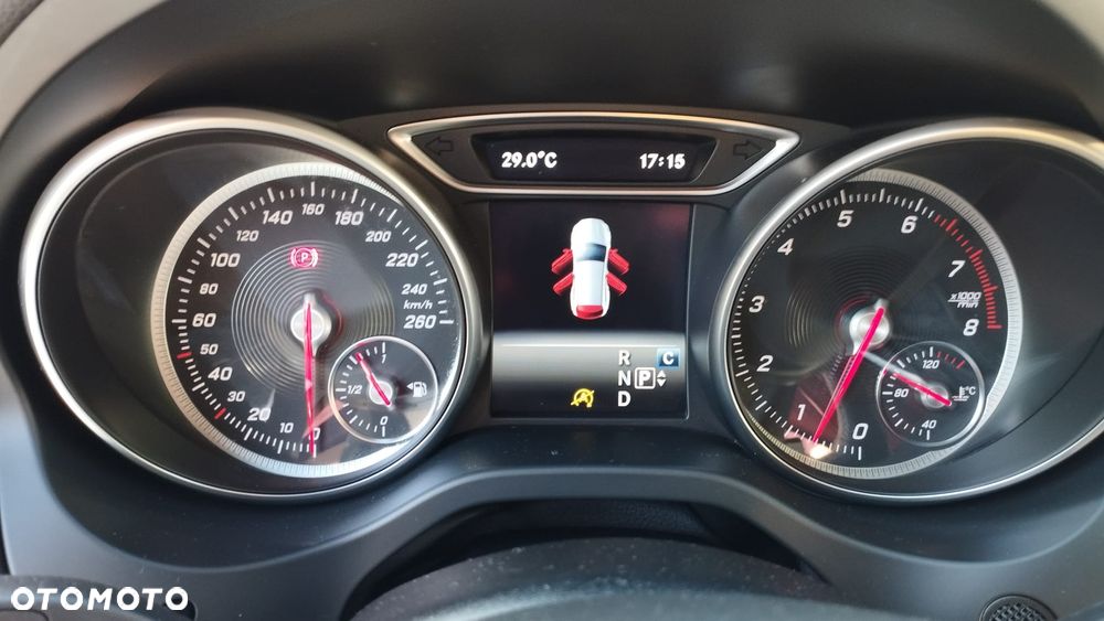 Mercedes-Benz CLA 180 7G-DCT - 15