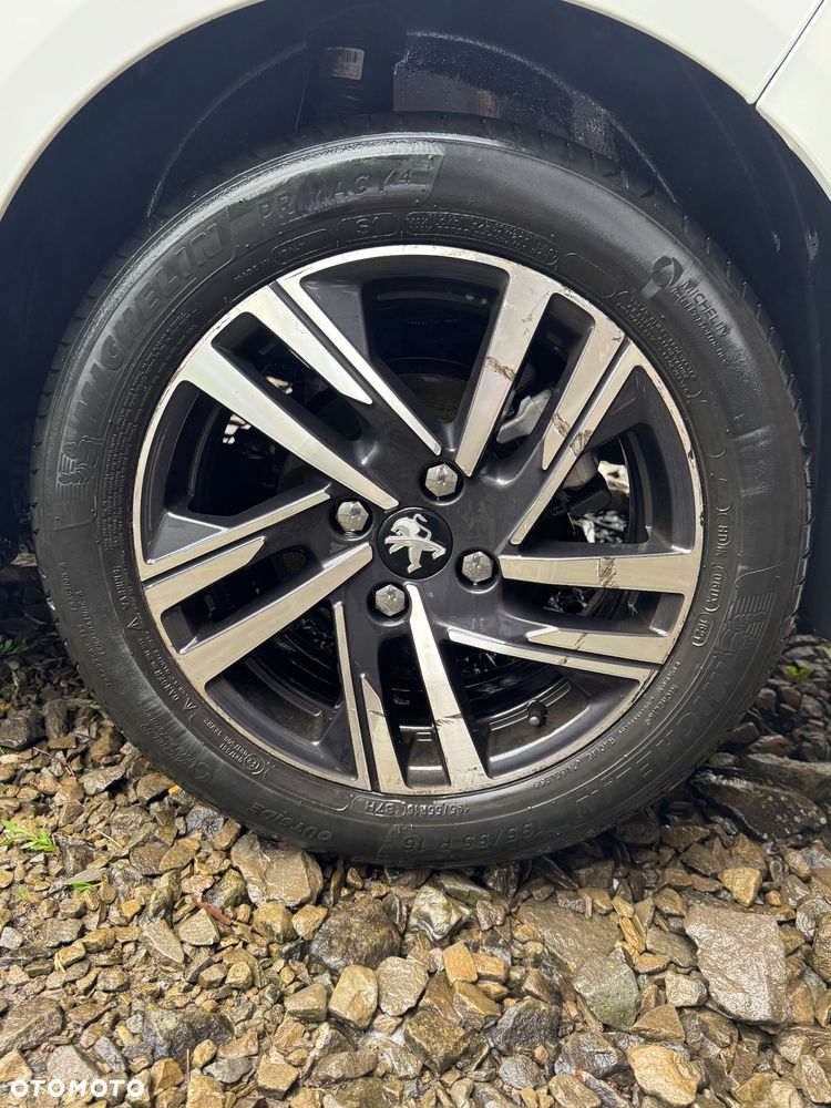 Peugeot 208 1.2 PureTech GT Line S&S - 19