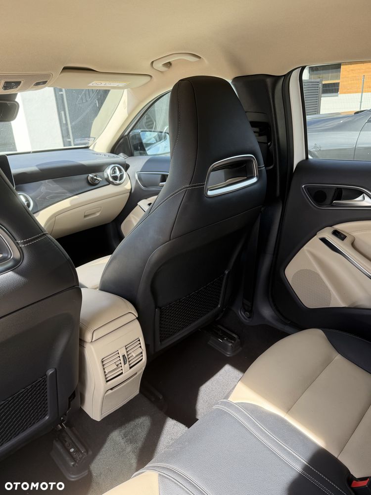Mercedes-Benz GLA - 7