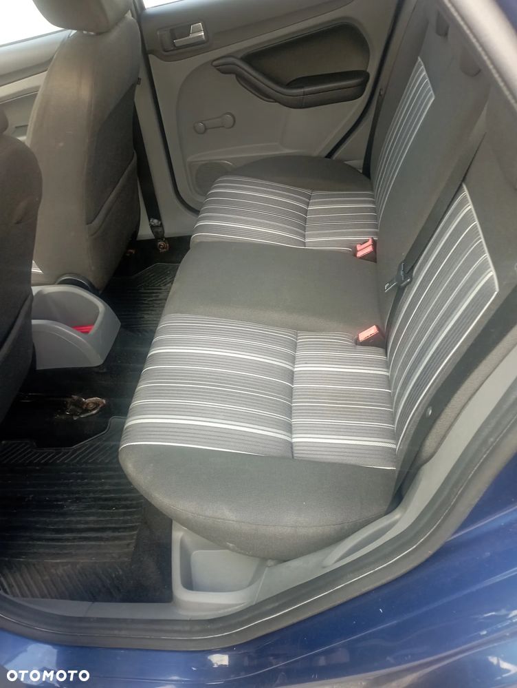 Ford Focus 1.6 Trend - 6