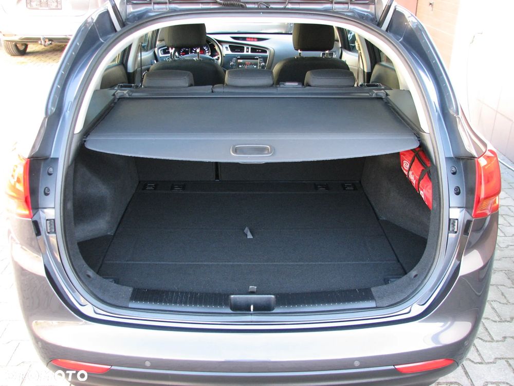 Kia Ceed 1.6 CRDi 128 Platinum Edition - 33