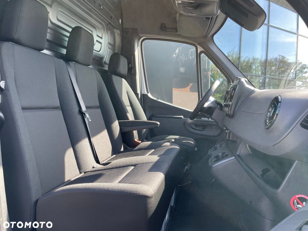 Mercedes-Benz Sprinter 319 CDI 190 KM Reflektory LED extra long - 10