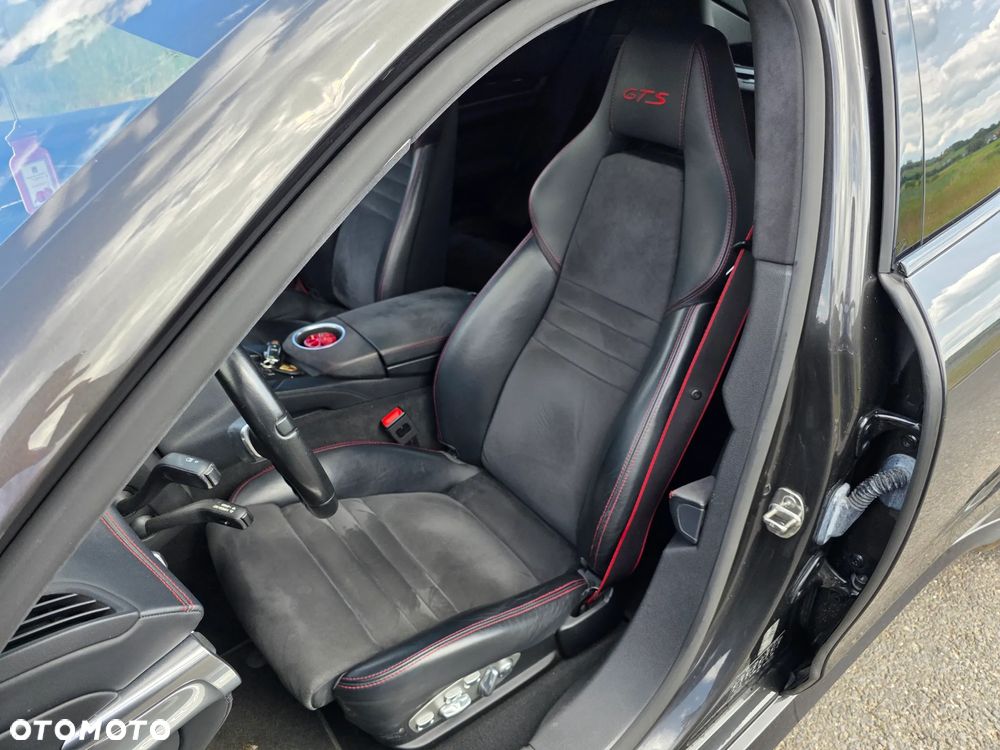 Porsche Panamera GTS PDK - 10