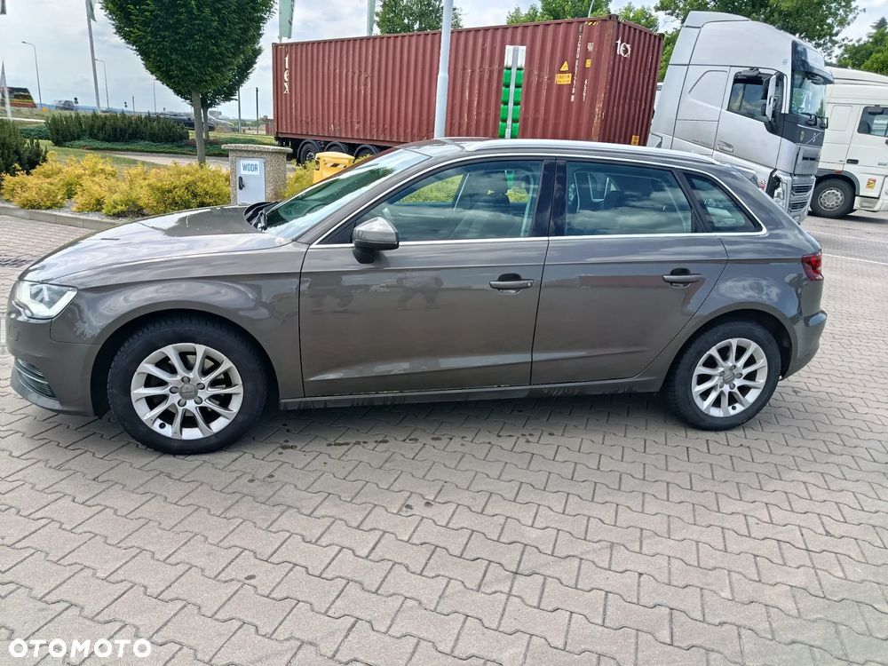 Audi A3 Sportback 1.6 TDI Ambiente - 12
