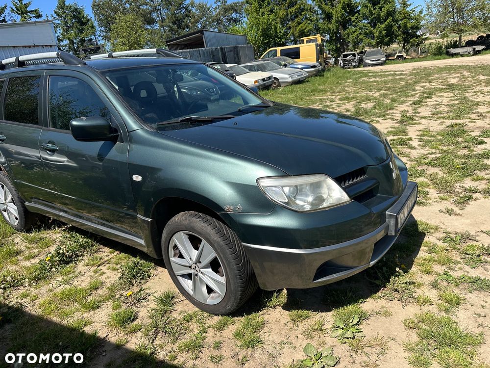 Mitsubishi Outlander 2.0 4WD Invite - 2