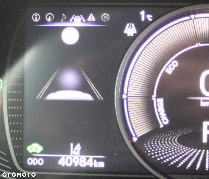 Lexus UX - 25