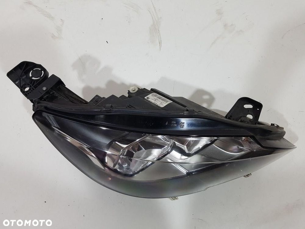 PEUGEOT 308 II 2 T9 LAMPA PRZÓD PRZEDNIA PRAWA 9677522980 EUROPA ORYGINAŁ - 2