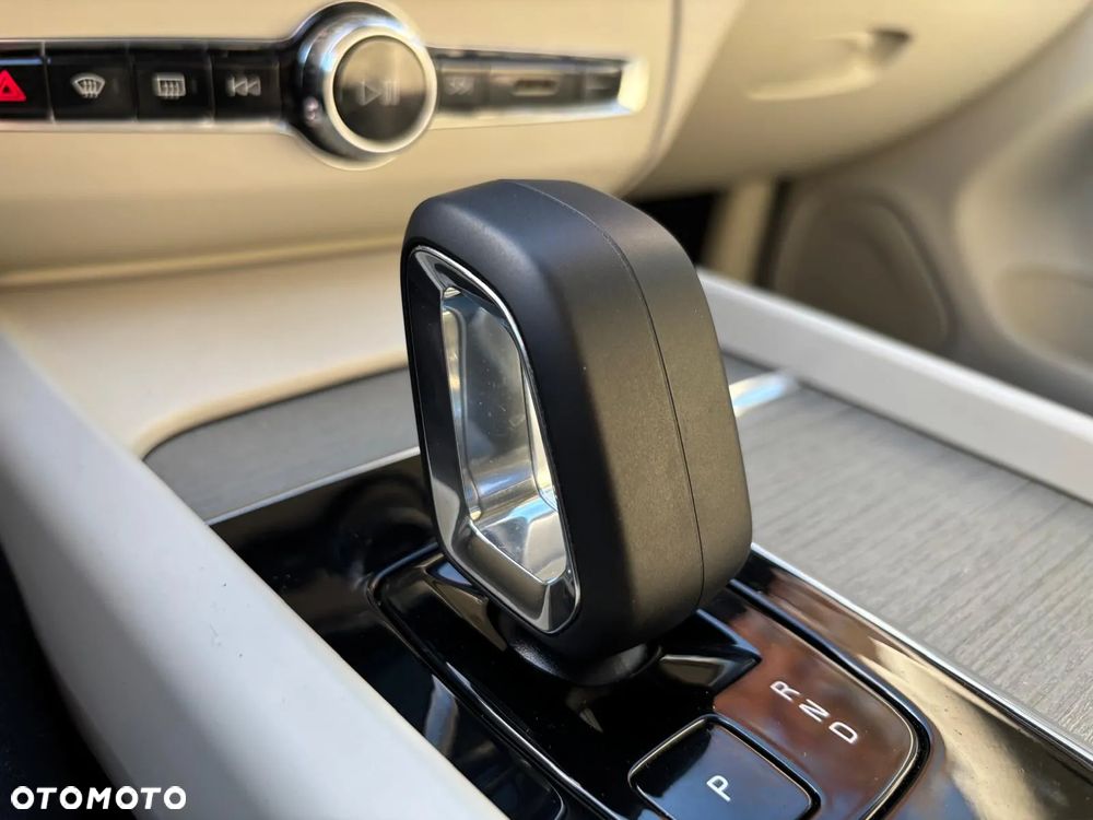 Volvo XC 60 B5 B AWD Core - 19