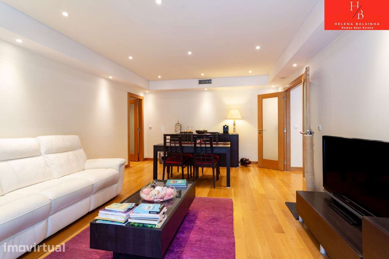 Excelente Apartamento T2 com 3 Parqueamentos nas Colinas do Cruzeiro - Grande imagem: 5/34