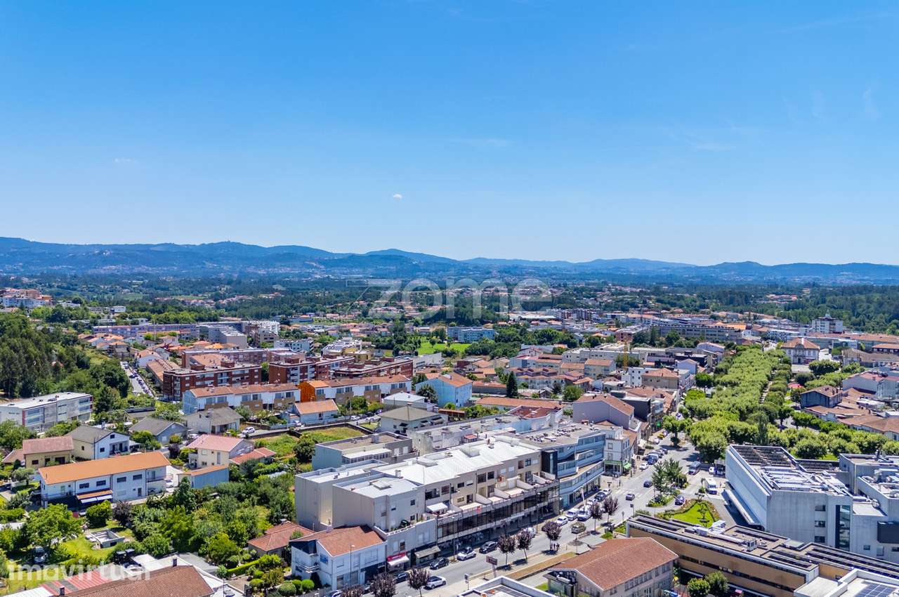 Loja transformada em Apartamento T1+1 no centro de Vila Verde - Braga - Grande imagem: 3/22