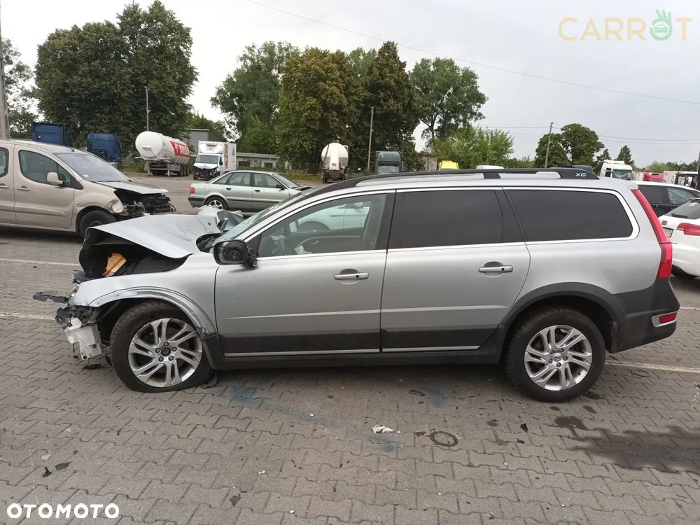 SAMOCHÓD NA CZĘŚCI -Volvo XC70 Do założenia w kolor Lakier 477-46  Drzwi Błotnik Ćwiartka Zderzak Klapa Siedzenia  Dostawa GWARANCJA !!! Ćwiartka Drzwi Podłużnica Wanna Cały na części GWARANCJA !!! Przód Tył Zestaw Komplet Drzwi Klapa Zderzak Błotnik Maska Grill Atrapa Szyba Pas Lampa Lusterko Boczki Fotel Kanapa Kokpit Deska Rozdzielcza Przełącznik Włącznik Sterownik Przewody Wiązka Instalacja Moduł Komputer Czujnik Listwa Pompa Alternator Wtryski Głowica Rozrusznik Kompresor Sprzęgło Dwumas Silnik Skrzynia ABS Klimatyzacji Paliwa Wspomagania Kolektor Turbina Przepustnica Zawór Chłodnica Koło Hak Belka Sanki Zawieszenie Mcpherson Półoś Amortyzator Wydech Tłumik Zacisk Most - 1