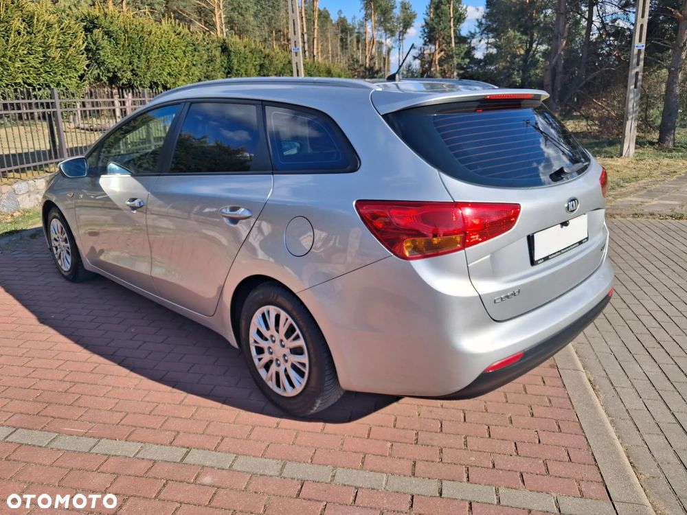 Kia Ceed - 4
