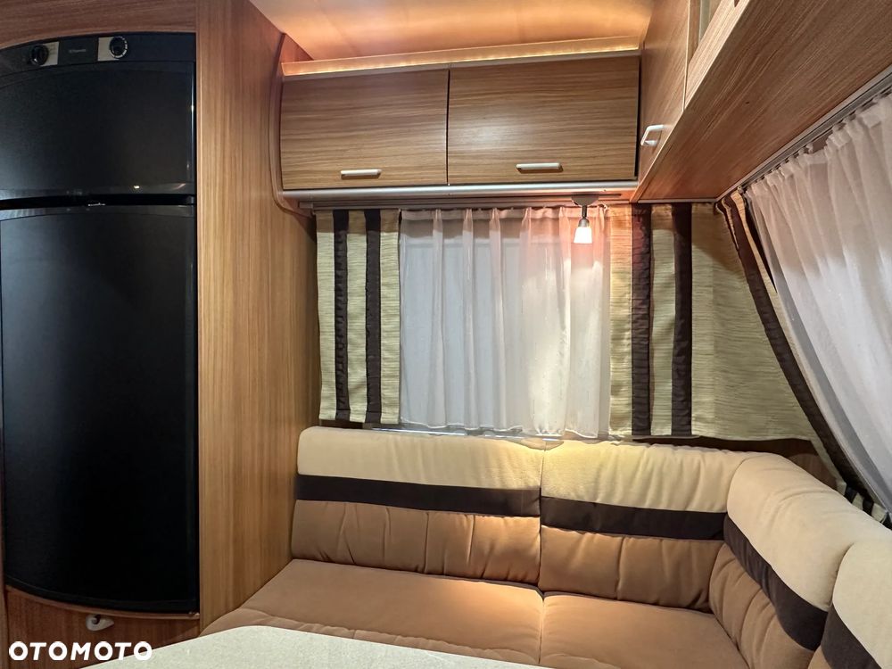 Burstner AVERSO 465 TS FIFTY z napędem i markizą pompowaną. - 13
