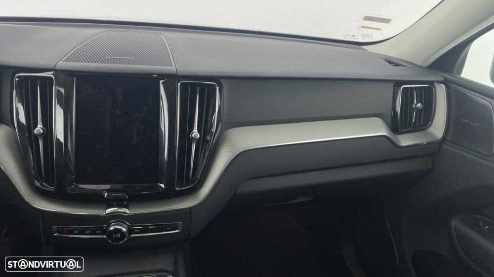 Volvo XC 60 2.0 T6 PHEV Plus Dark AWD - 3