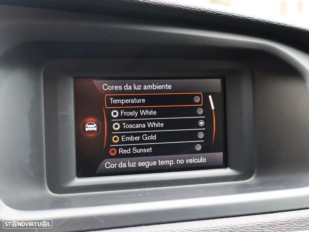 Volvo V40 D2 Kinetic - 23